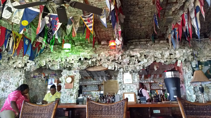 Green Turtle Club Bar